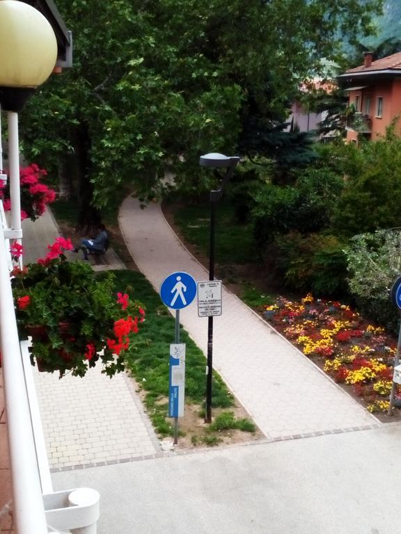 ホテルAlloggio Ponte Dei Cavalleggeri トレント エクステリア 写真