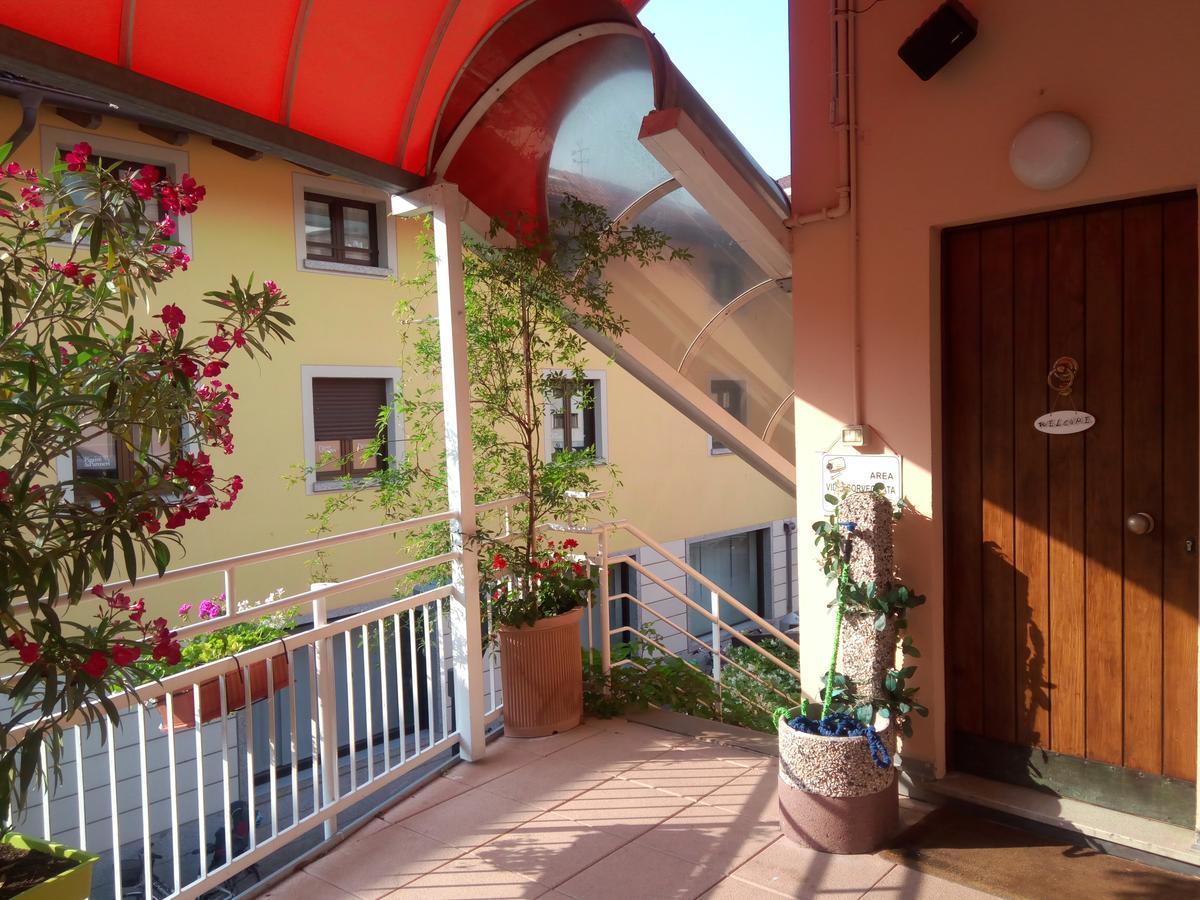 ホテルAlloggio Ponte Dei Cavalleggeri トレント エクステリア 写真